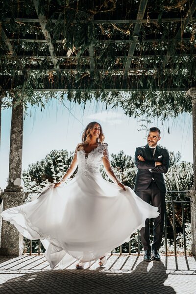 Happy-Bride-and-Groom-dancing-at-their-outdoor-wedding-Kelowna-BC