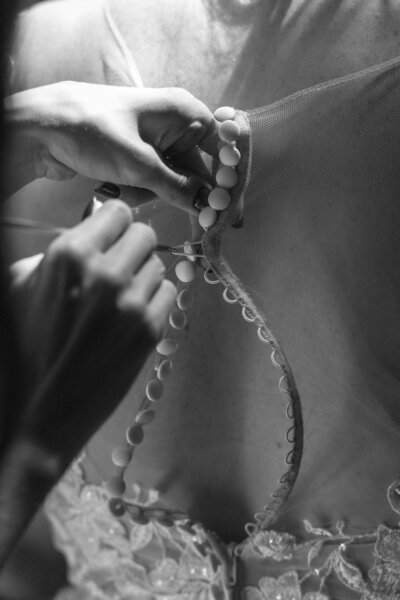 delicate wedding photos, wedding moodboard, documentary wedding, black and white photos, Alaska