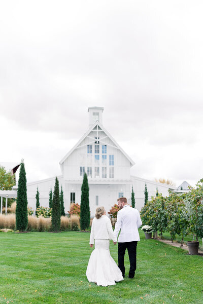 wedding couple taken by wedding photographer minnesota