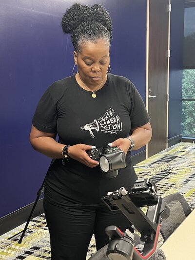 Explore the latest from Atlanta photographer Lynda Louis as she works behind the scenes, capturing stunning images and creating unforgettable photography experiences.