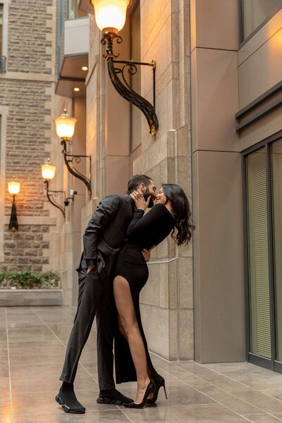 Old Montreal Engagement Session_Top Montreal and Ottawa wedding photographer_luxury moment photography-4082