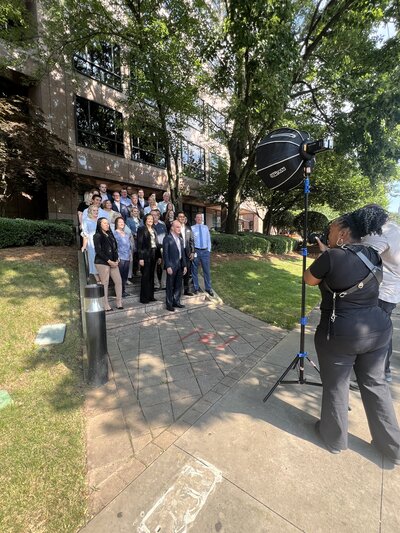 Go behind the scenes with Atlanta photographer Lynda Louis and get a glimpse of her creative process as she captures stunning, professional images.