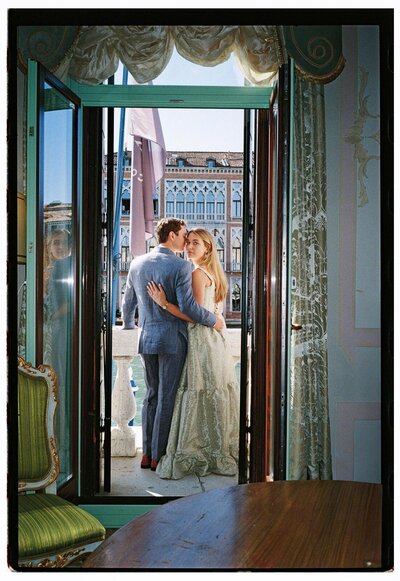 00088 Venice Honeymoon Photoshoot