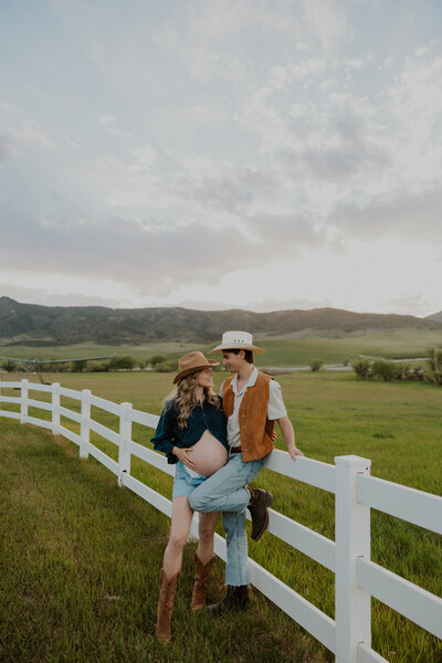 Northern-Virginia-Countryside-Maternity-Photos-22