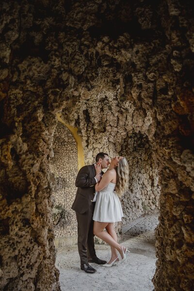 florida-engaged-couple-cave
