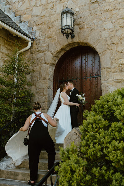 olivia fluffing wedding dress