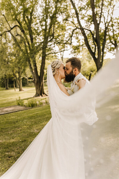 ohio-virginia-best-wedding- elopement-candid-golden-hour-sunset-photographer-grand-lake-saint-marys-ohio-celina-wapakoneta-haley-givens-clark-photography-best-authentic-real-roanoke-lexington-columbus-cincinnati-lima-indianapolis-best-inspo-303