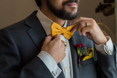 groom-getting-ready-yellow-grey-burgandy-wedding-theme-lynnet-perez-photography-dallas-wedding-photographer-0031