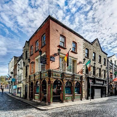the-quays-bar-dublin-the-origin-of-irish-pubs-were-the-v0-7fn1i51z9j991
