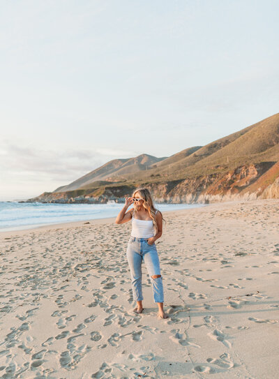 girl posing on the beach