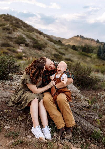 young family in denver colorado for mountain photos