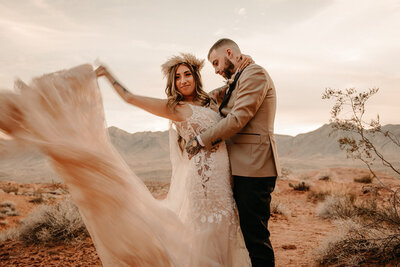 Allexx_B_Photography_Valley_of_Fire_Intimate_Boho_Elopement99