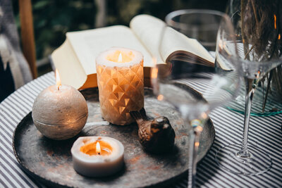 the evening vibe of a confidante global event