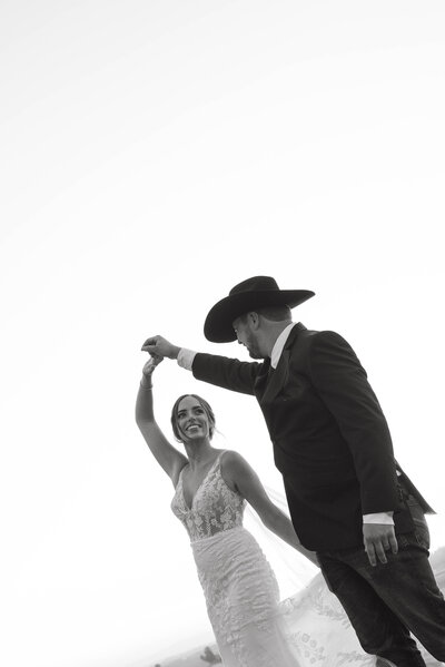 As a wedding photographer, I specialize in candid, heartfelt photography, capturing authentic moments on the Oregon Coast, in the Willamette Valley, and worldwide. Whether you're eloping on the beach or celebrating in the vineyard, I create timeless images that tell the story of your unique love, no matter the location.