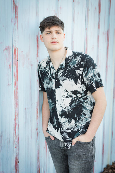 senior-boy-photos-wall-lean