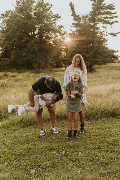 Buffalo, NY lifestyle family session at Knox Farm State Park in East Aurora, NY. Courtney Broska Photography, Knox Farm family session.