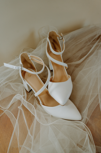 private OUTSOURCE photo editor for elopement photographers