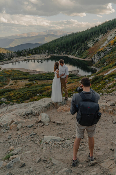 Behind the scenes of an adventure elopement shoot in colorado