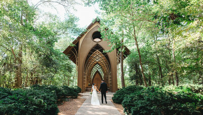 Elopement bride at Heroncrest wedding venue in Elms Spring, Arkansas.