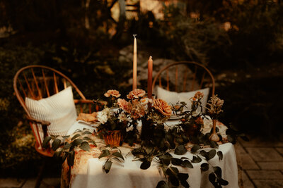 vintage-warm-wedding-table-photo