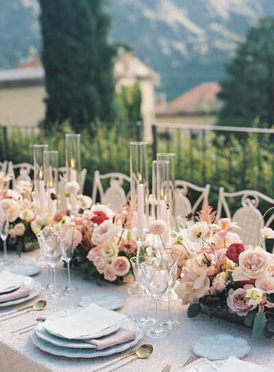 Reception floral tablescape at Villa Del Balbianello