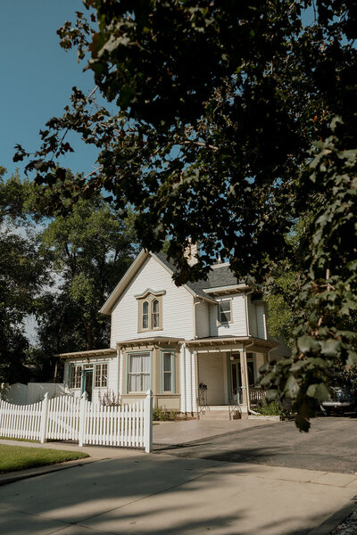 Outside of the Terry Guesthouse, micro wedding venue in Longmont Colorado