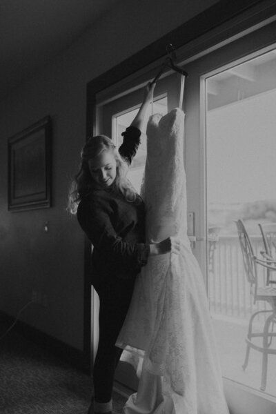 Kelsey-S-Photography-Minnesota-Wedding-Lifestyle-Photographer-Getting-Ready-155