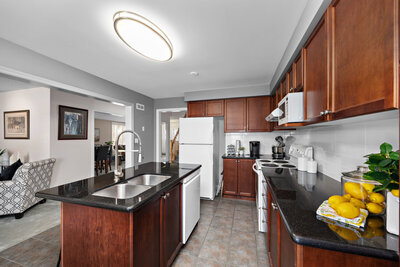 615 Oxbow eat in kitchen (5)