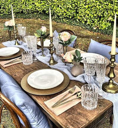 Peach, blue and gold table setting for hire in Windsor & Maidenhead
