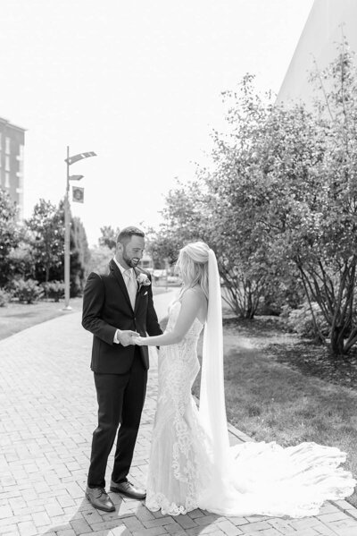 Bret and Brandie Evansville Owensboro Weddings Black and White Gallery52