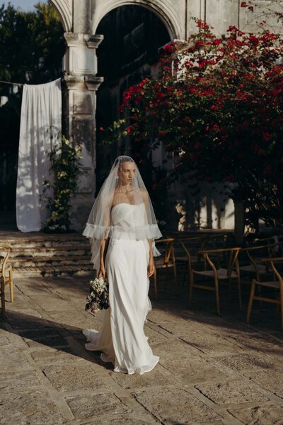 Mexico bridal portrait with red foliage