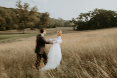 Outdoor wedding photos