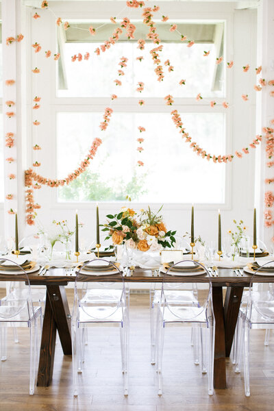 Green and gold reception table