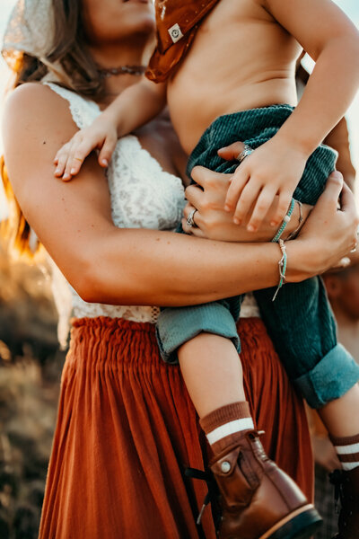 Specializes in Capturing authentic moments and emotional family, Newborn and maternity photography