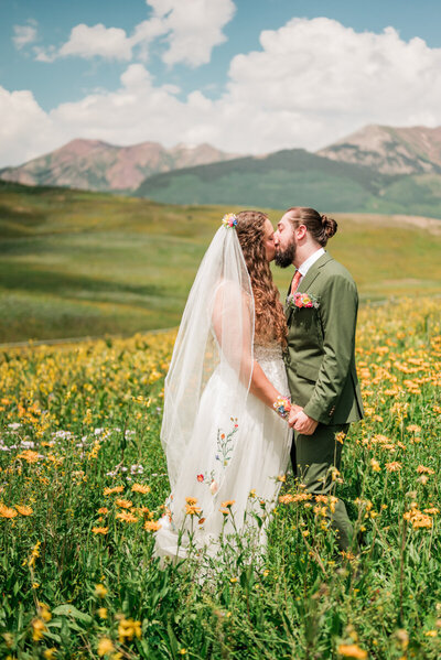 crested-butte-wildflowers-mountain-wedding-garden_0547_blog
