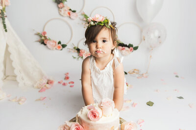 Cake smash photo shoot with pink flowers
