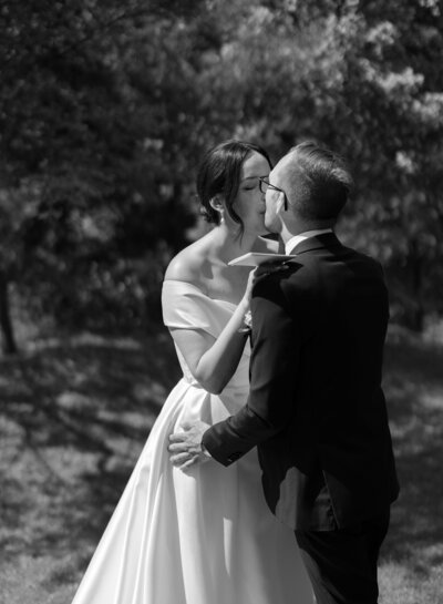 summer vineyard wedding at verger du flanc nord 