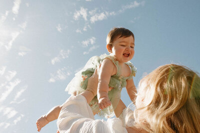 ZoeyLynn Photography is a lifestyle photographer based in Oregon, specializing in documenting life as it is. From candid family moments to personal milestones, I capture the real, raw beauty of your everyday moments, creating timeless memories that tell your unique story.