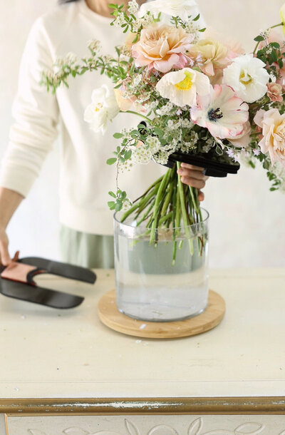 Making a pink red flower bouquet using StemSlider with garden flowers