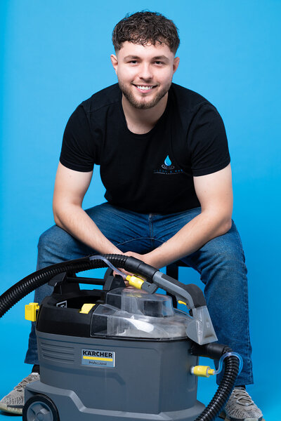 Professioneel ondernemersportret in de studio van Studio 2Shoot in Eijsden, perfect voor LinkedIn of website.