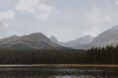 A mountaintop couple session in North Idaho, where luxury meets the simple. Alexis J Photography specializes in capturing intimate love stories in breathtaking landscapes.