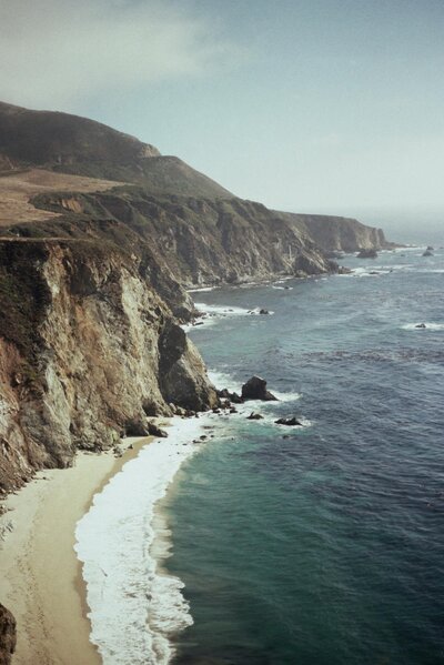 waves crashing in large rocks