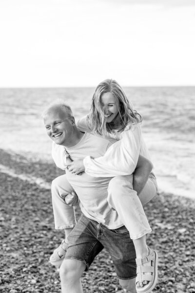 suffolk couple photographer aldeburgh fun relaxed