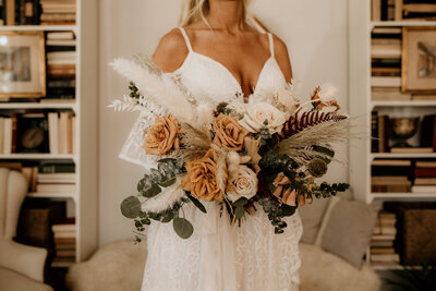 Romantic wedding flowers, bridal bouquets, wedding ceremony flowers