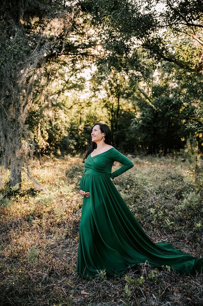 Maternity photography session near Orlando at the Split Oak Forest