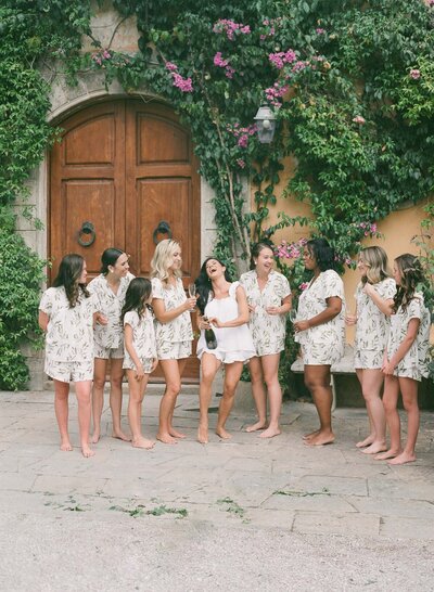 7-Tuscany-wedding-Villa-di-Ulignano-bridesmaids-robes-Alexandra-Vonk-photography