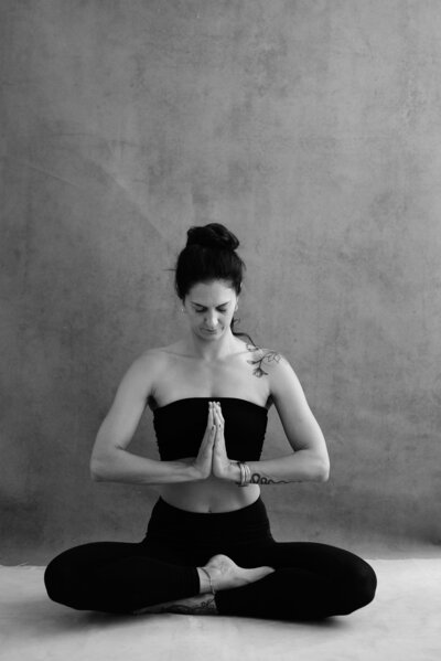 Portraits und Detailbilder für deine Website als Yogateacher in München