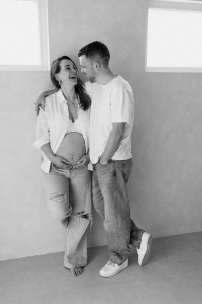 Zwangerschap fotoshoot op de heide door Maud van den Heuvel Photography