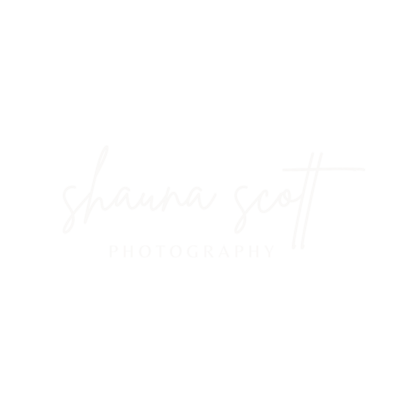 white logo for shauna scott photography