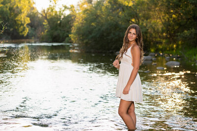senior pictures near milwaukee along river